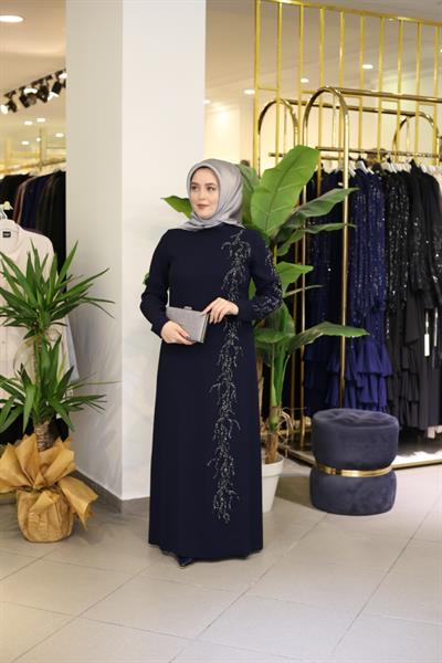 5071 CODE ROBE DÉTAILLÉE EN PIERRE