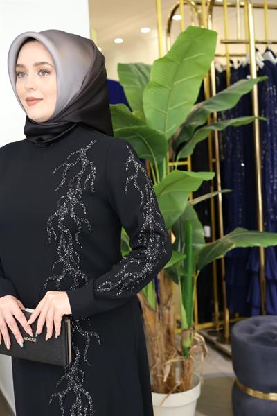 5071 CODE ROBE DÉTAILLÉE EN PIERRE