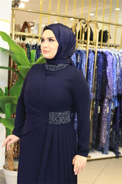 5205 KOD YAKA BEL TAŞLI PİLELİ ELBİSE LACİVERT