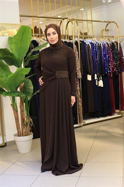 5205 KOD YAKA BEL TAŞLI PİLELİ ELBİSE