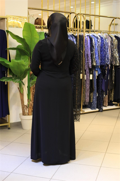 5208 KOD KENDİNDEN PULLU PELERİNLİ ELBİSE SİYAH