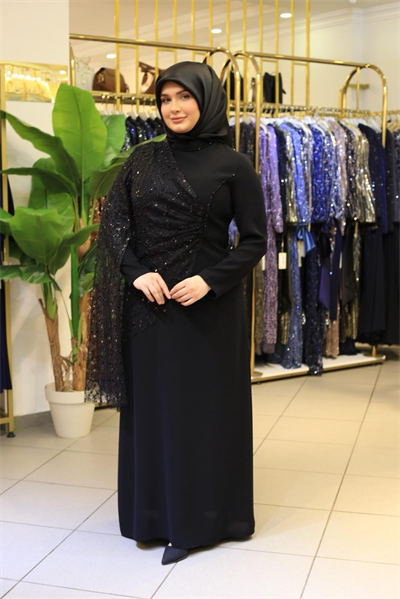 5208 KOD KENDİNDEN PULLU PELERİNLİ ELBİSE SİYAH