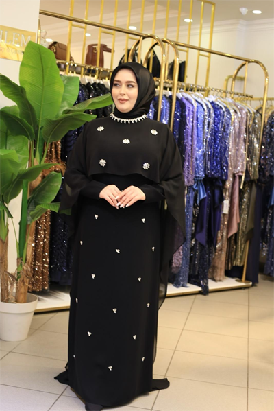 5219 KOD PAPATYA TAŞLI PELERİNLİ ELBİSE SİYAH