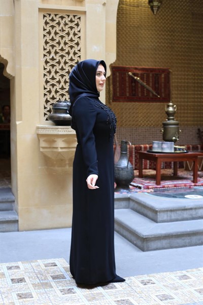 5224 KOD ÇİÇEK VE TAŞ İŞLEMELİ ELBİSE