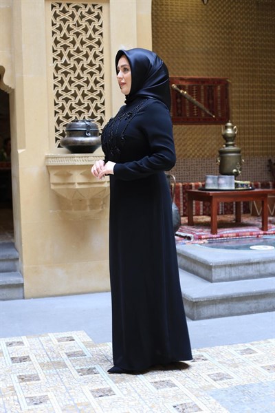 5224 KOD ÇİÇEK VE TAŞ İŞLEMELİ ELBİSE