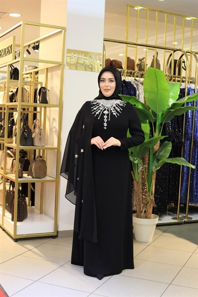 5235 KOD Kragen und Chiffon-Kleid mit Steinen