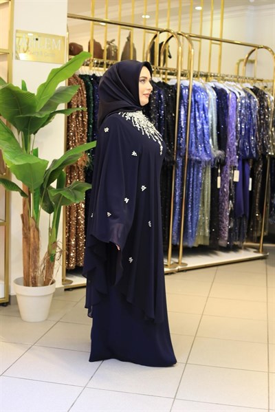 5235 KOD Kragen und Chiffon-Kleid mit Steinen