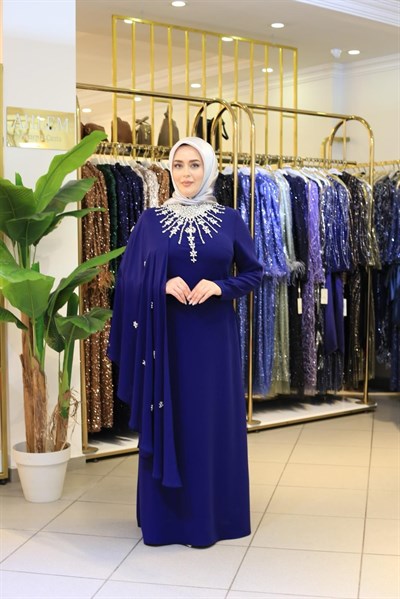 5235 فستان بياقة ورقية وحجارة شيفون