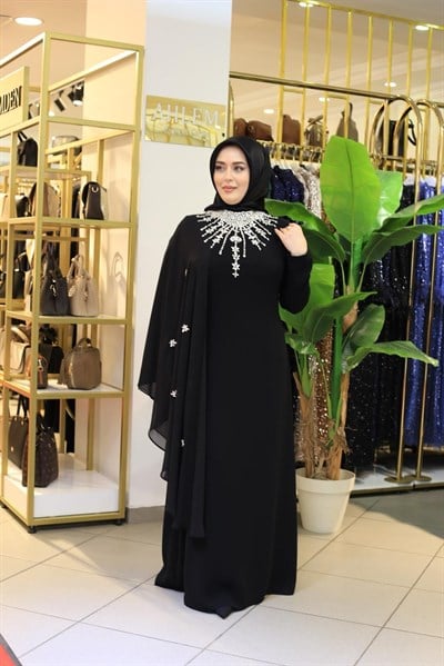 5235 KOD Kragen und Chiffon-Kleid mit Steinen