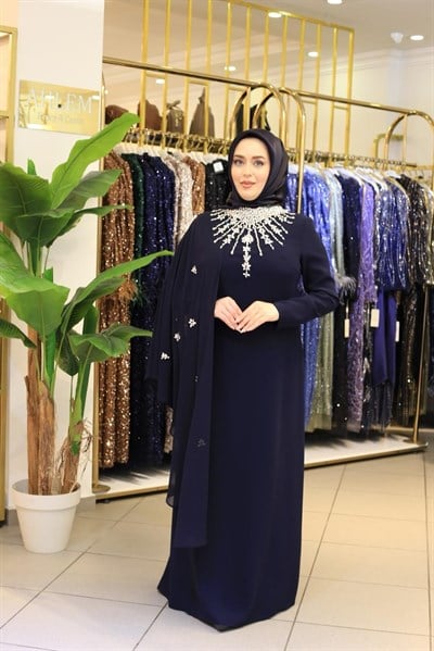 5235 KOD Kragen und Chiffon-Kleid mit Steinen
