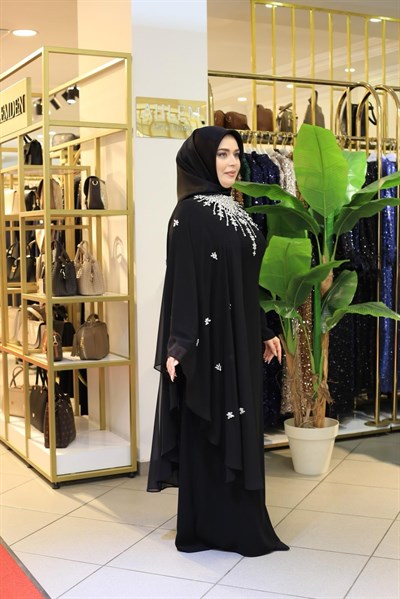 5235 KOD Kragen und Chiffon-Kleid mit Steinen
