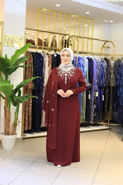 5235 KOD Kragen und Chiffon-Kleid mit Steinen