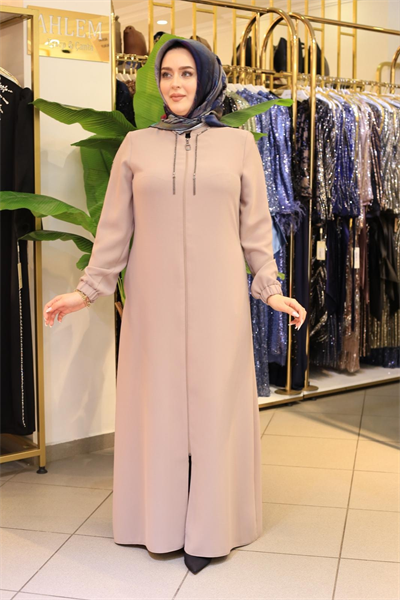 5609 KOD YAKA VE KOL ZİNCİRLİ DETAYLI FERACE BEJ