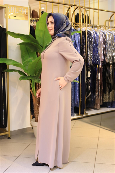 5609 KOD YAKA VE KOL ZİNCİRLİ DETAYLI FERACE BEJ