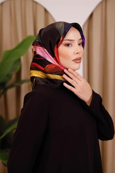 6812701/311 KOD RENKLİ AKER SAF İPEK EŞARP SİYAH