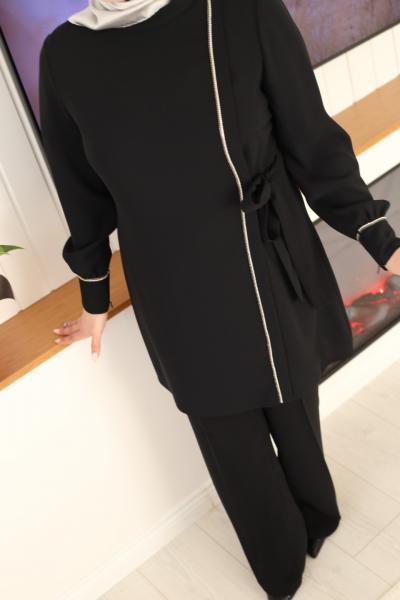 7026 بدلة بنطلون كود 7026 برباطات جانبية