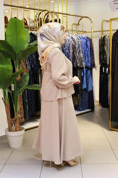 7538 CODE GOLD ACCESSORIES SKIRT SUIT