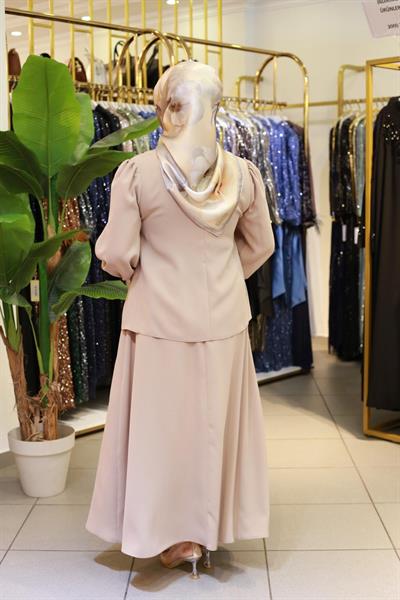 7538 CODE GOLD ACCESSORIES SKIRT SUIT