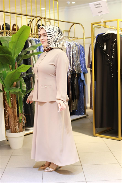 7553 Button-Up Skirt Suit
