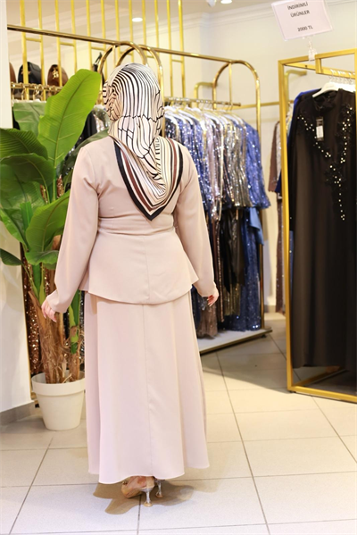 7553 Button-Up Skirt Suit