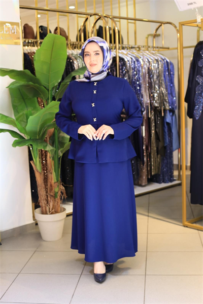 7553 Button-Up Skirt Suit