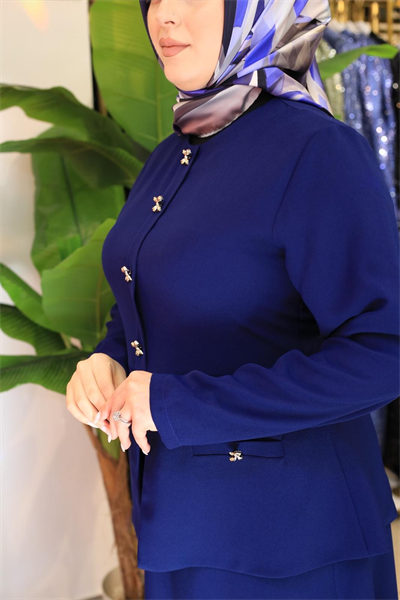 7553 Button-Up Skirt Suit