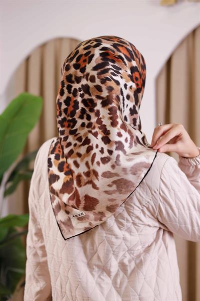 8894701/311 CODE LEOPARD DESENLİ AKER SAF İPEK EŞARP