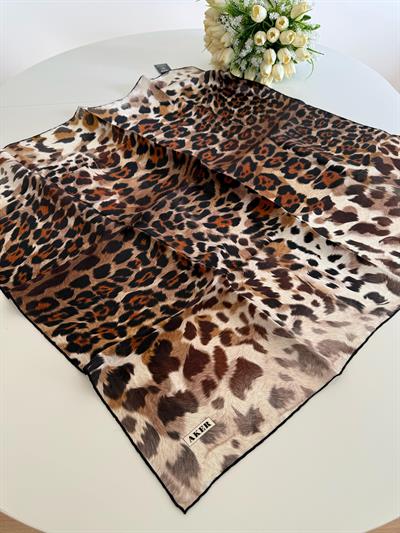 8894701/311 CODE LEOPARD DESENLİ AKER SAF İPEK EŞARP