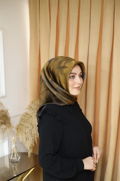 8953/57 KOD ÇİÇEK DESEN ARMİNE SAF İPEK EŞARP