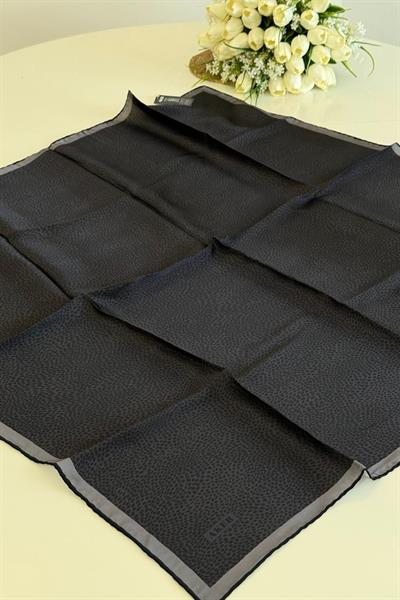 8957701/315 KOD LOGO DESENLİ AKER SAF İPEK EŞARP