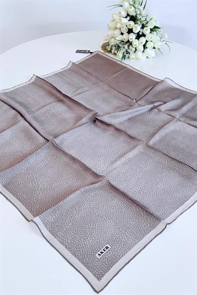 8957701/332 كود الشعار desenli̇ aker saf i̇pek eşarp