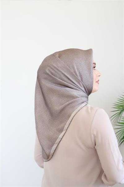 8957701/332 كود الشعار desenli̇ aker saf i̇pek eşarp