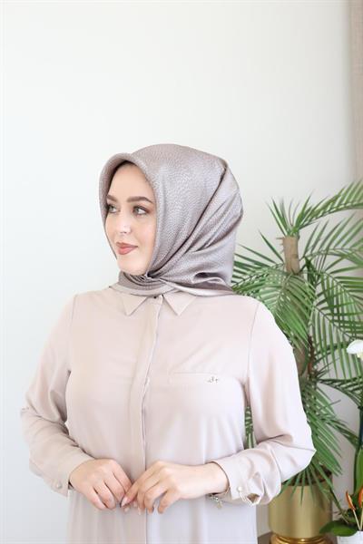 8957701/332 كود الشعار desenli̇ aker saf i̇pek eşarp