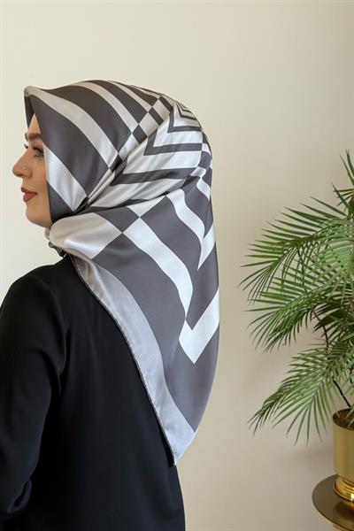 8962701/372 CODE GEOMETRİK DESENLİ AKER SAF İPEK EŞARP