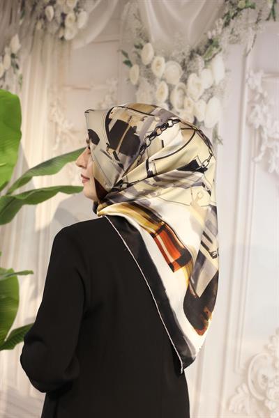 8979701/333 kod zi̇ncióṅr desenli̇ aker saf i̇pek eşarp