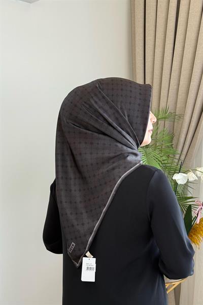 8981701/373 KOD LOGO DESENLİ AKER SAF İPEK EŞARP