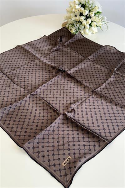 8981713/913 KOD LOGO DESENLİ AKER SAF İPEK EŞARP