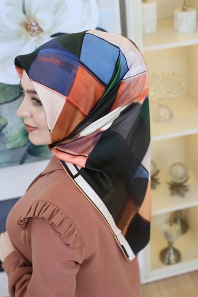 8990701/361 KOD GEOMETRİK DESENLİ AKER SAF İPEK EŞARP