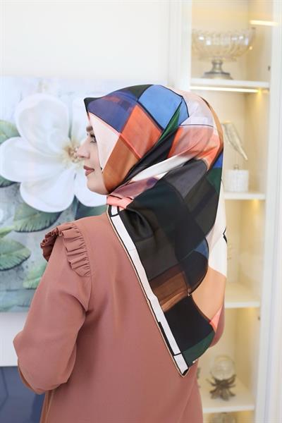 8990701/361 KOD GEOMETRİK DESENLİ AKER SAF İPEK EŞARP