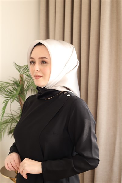 9010/02 KOD AHLEM GEÇİŞLİ TWİL İPEK EŞARP