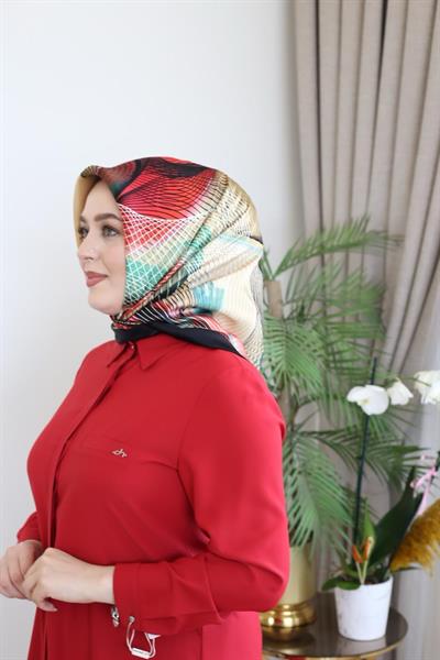 9027230/313 CODE OF THE FIRM DESENLİ PİERRE CARDİN SAF İPEK EŞARP