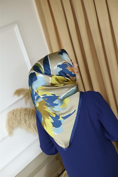 9042/38 CODE FLORAL PATTERNED ARMINE PURE SILK SCARF
