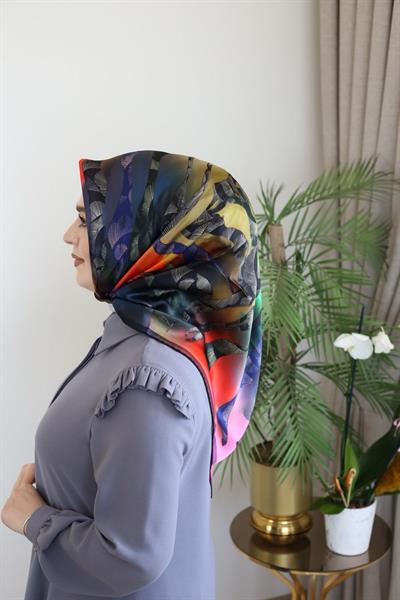 9042701/311 KOD GEOMETRİK DESENLİ AKER SAF İPEK EŞARP