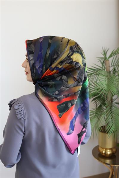 9042701/311 KOD GEOMETRİK DESENLİ AKER SAF İPEK EŞARP