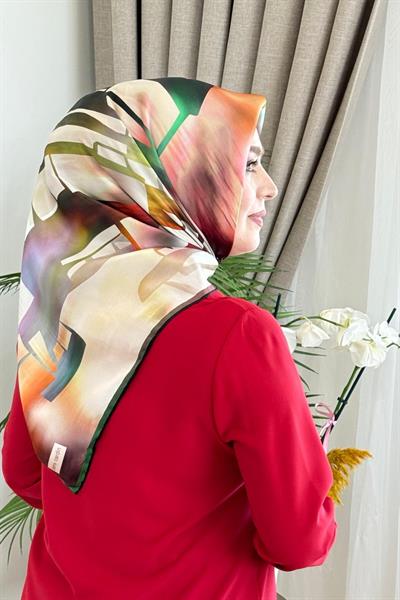 9044230/311 CODE GEOMETRİK DESENLİ PİERRE CARDİN SAF İPEK EŞARP