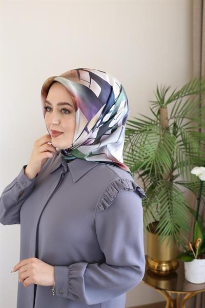 9044230/352 KOD GEOMETRİK DESENLİ PİERRE CARDİN SAF İPEK EŞARP STD