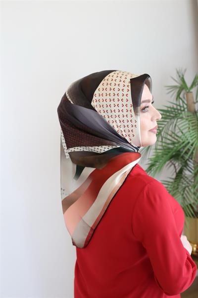 9047230/311 KOD GEOMETRİK DESENLİ PİERRE CARDİN SAF İPEK EŞARP