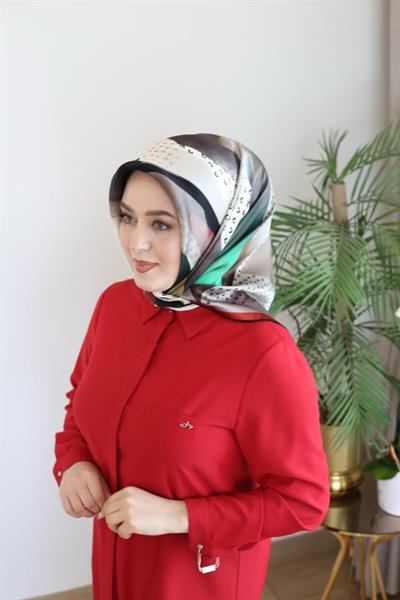 9047230/311 KOD GEOMETRİK DESENLİ PİERRE CARDİN SAF İPEK EŞARP