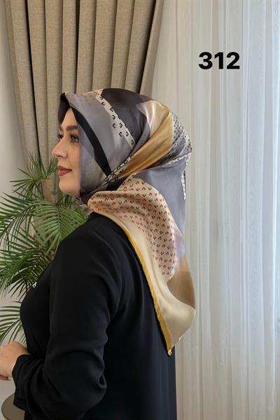 9047230/312 KOD GEOMETRİK DESENLİ PİERRE CARDİN SAF İPEK EŞARP HAKİ