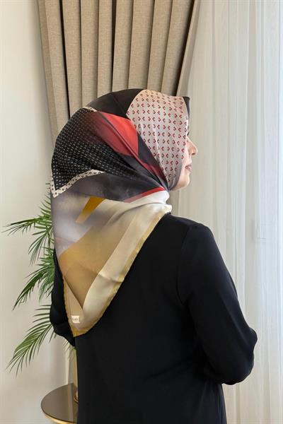 9047230/312 KOD GEOMETRİK DESENLİ PİERRE CARDİN SAF İPEK EŞARP HAKİ